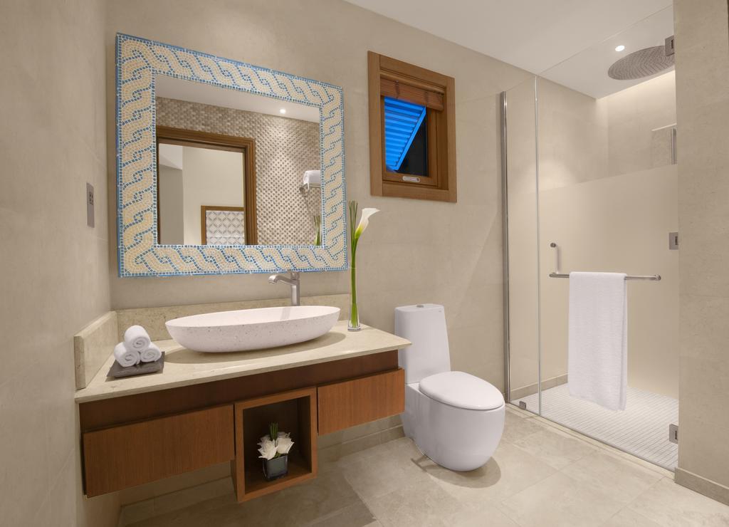 Villa con 2 Camere da Letto, Vista Mare, Piscina e Accesso Parco Avventura