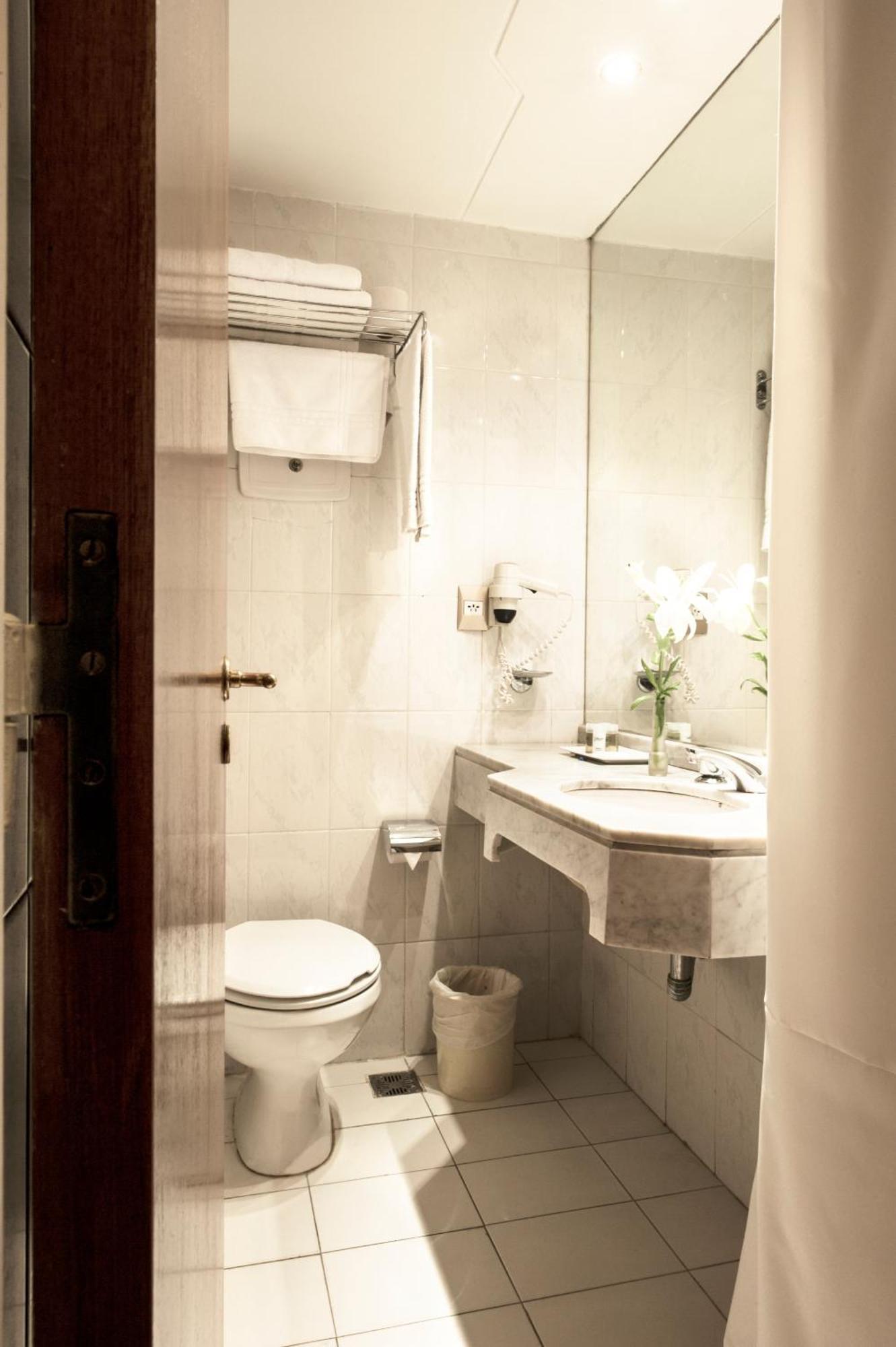 Twin Room,1212461668:JPEG