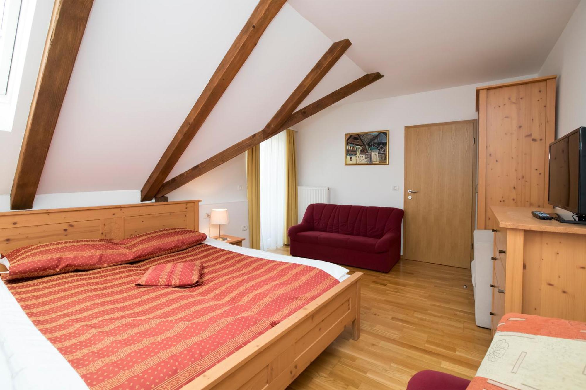 Family Suite,1559482795:JPEG