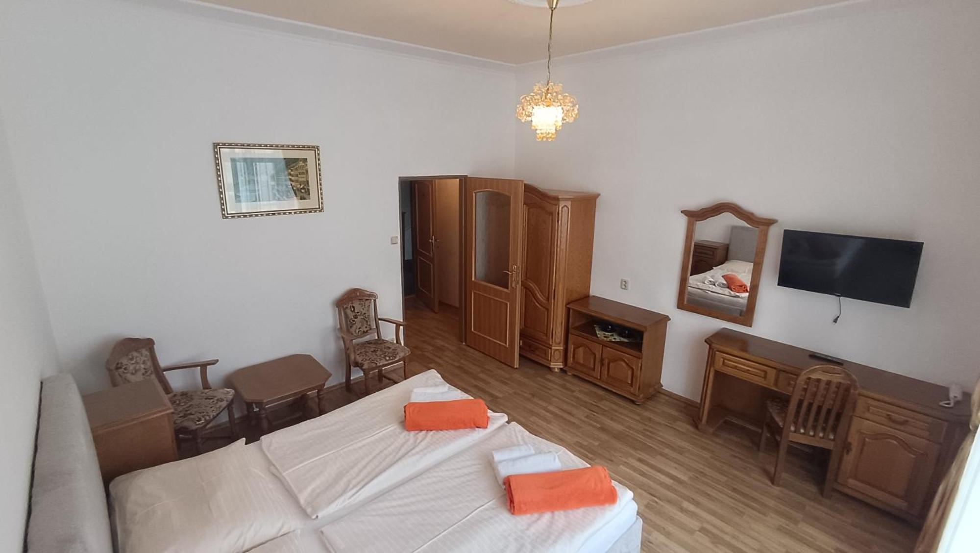 Camera Matrimoniale Deluxe con 1 Letto Supplementare