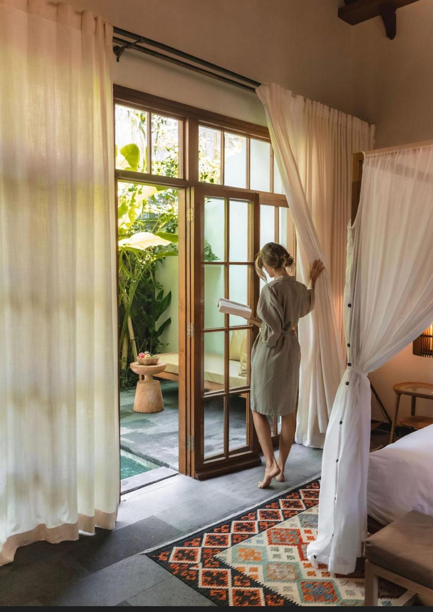 Pavilion Pool Suite