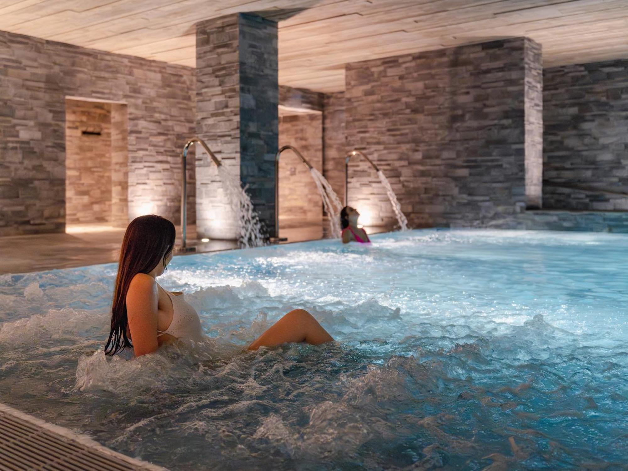 Room Studio - Spa and Pool Access Included