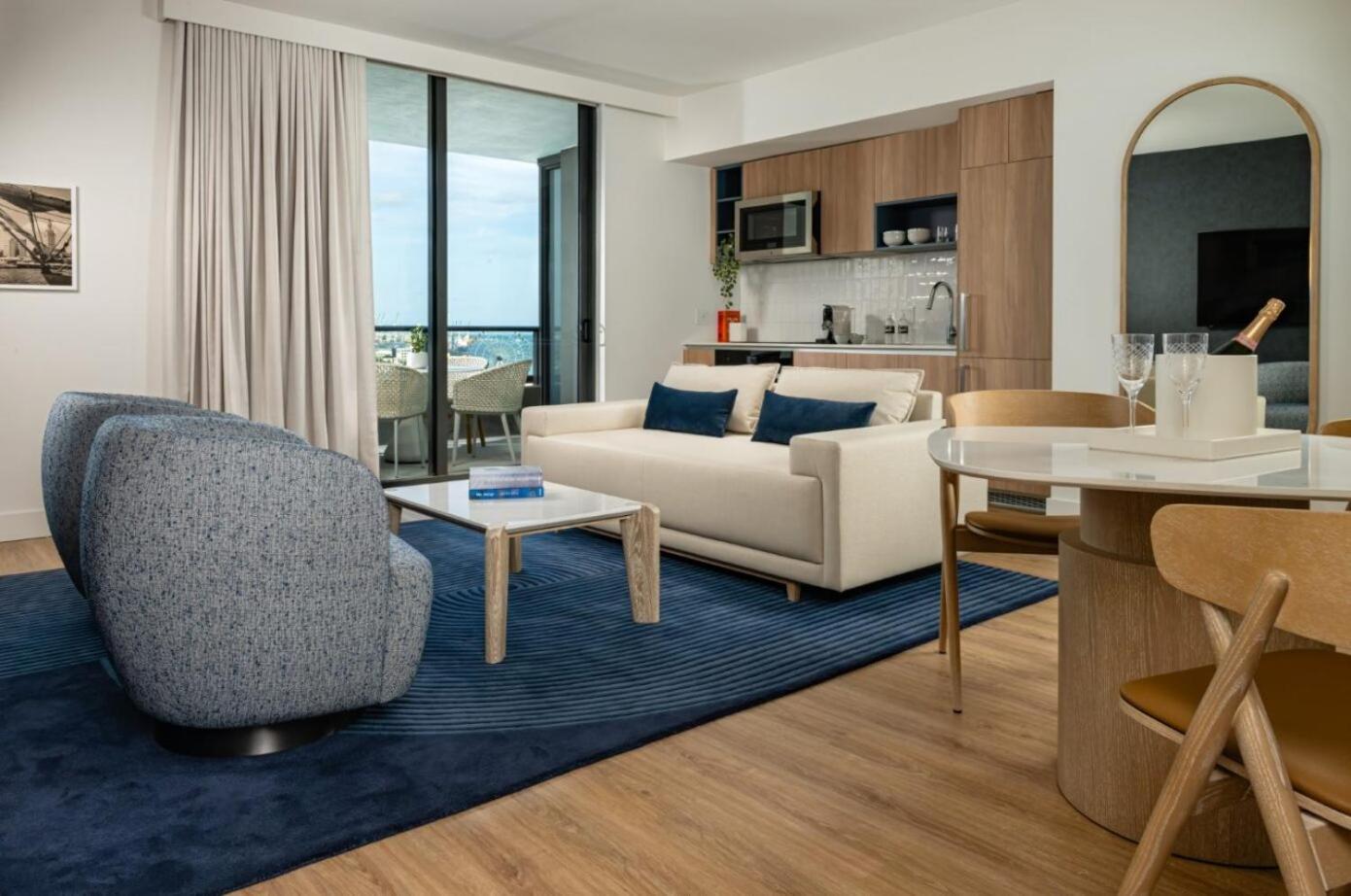 Appartamento Residences con 2 Camere da Letto, Cucina, Balcone e Vista Oceano Parziale