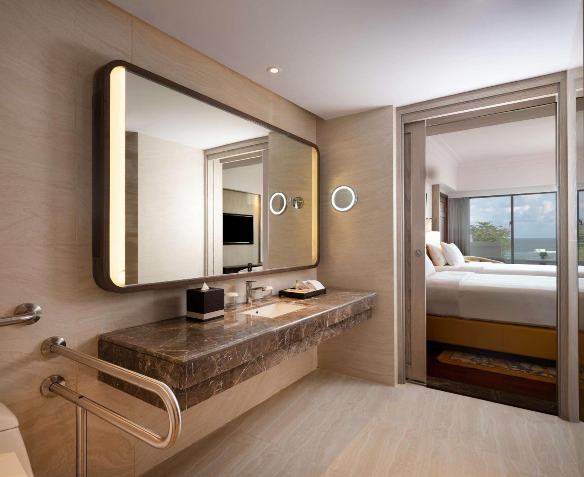 Twin Room Ocean View Mobility Accessible