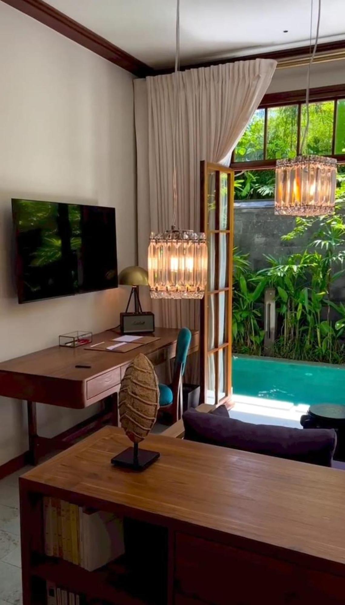 Pavilion Pool Suite