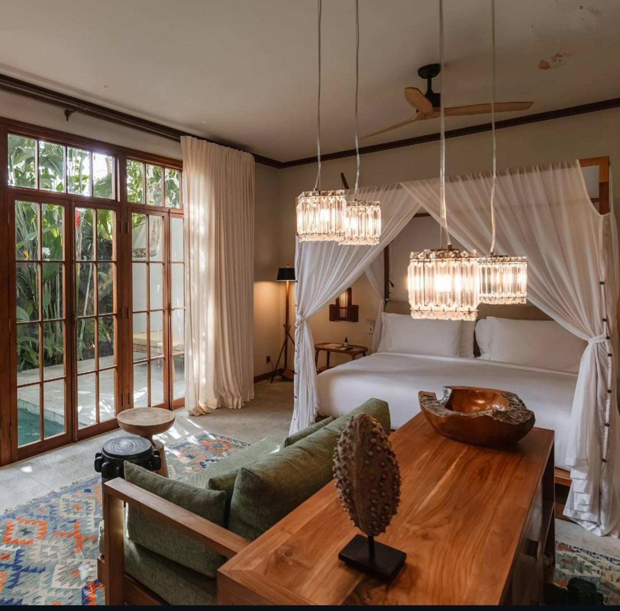 Pavilion Pool Suite