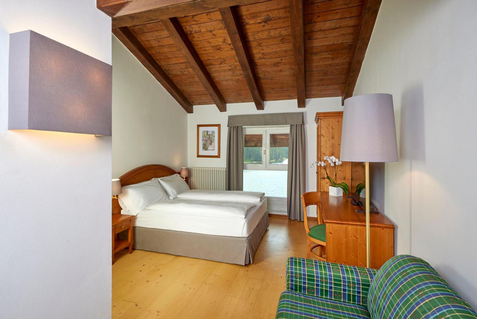 Superior Double or Twin Room Lake View