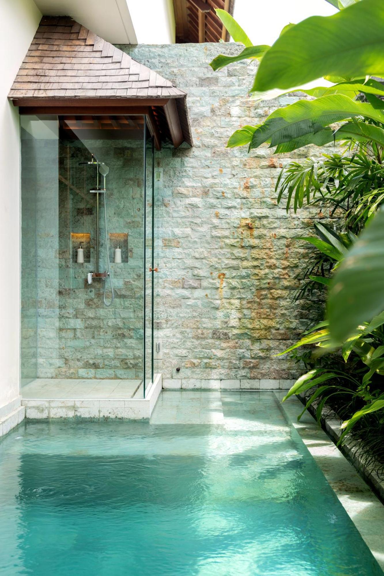 Pavilion Pool Suite