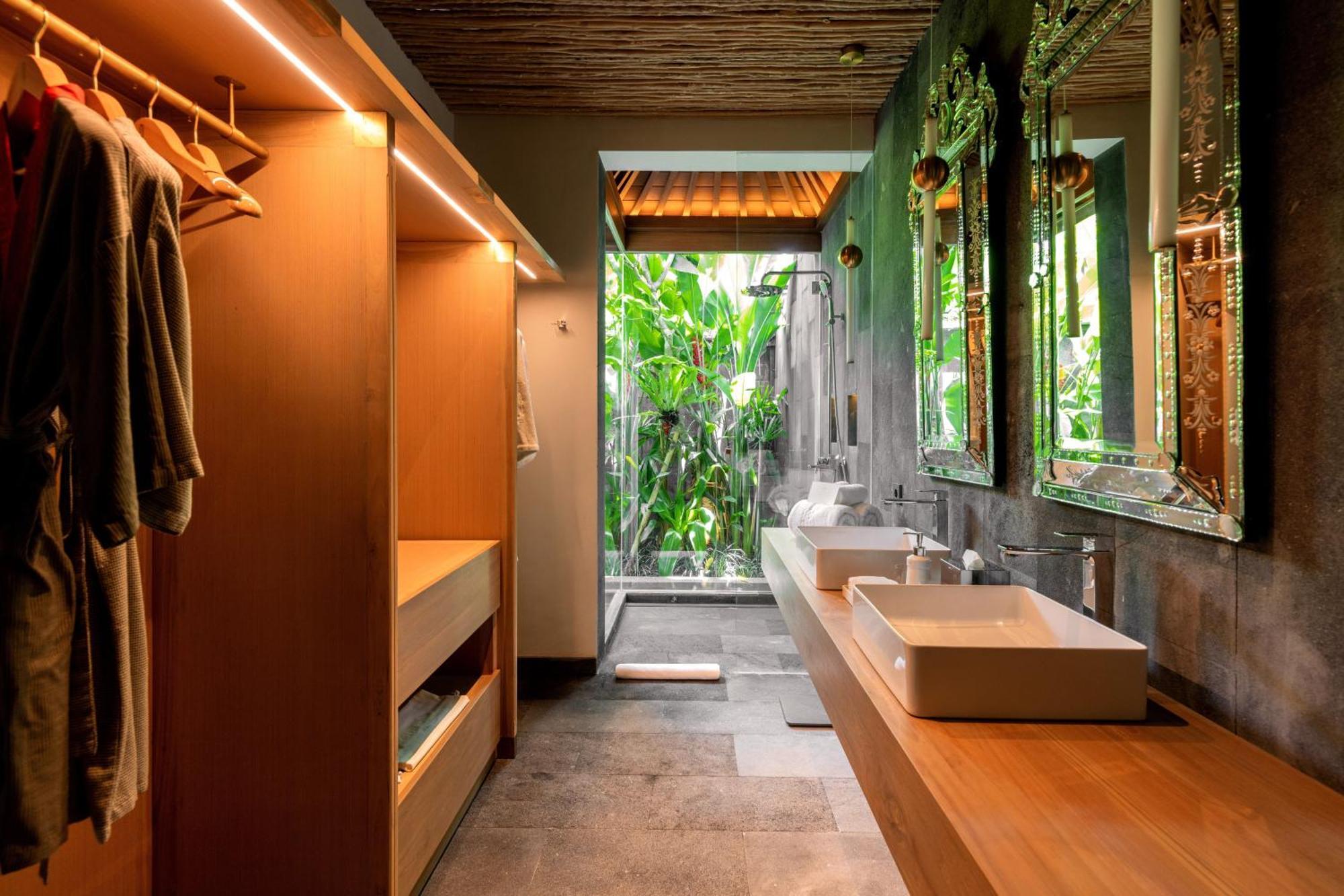 Pavilion Pool Suite