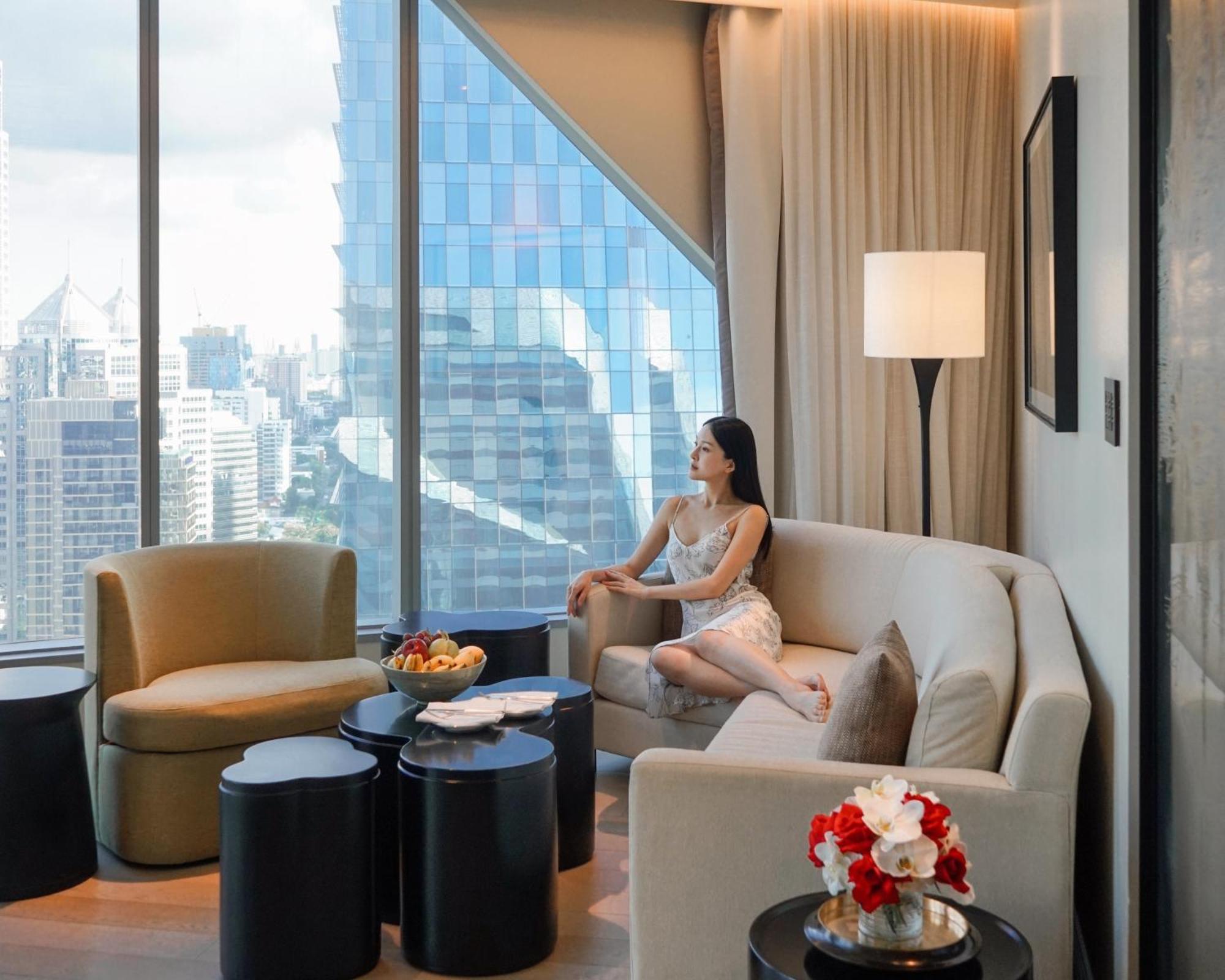 Corner King Room