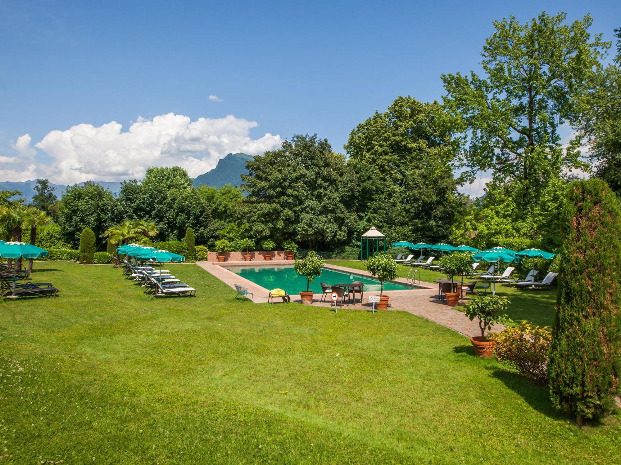 Camera Familiare con Vista Giardino