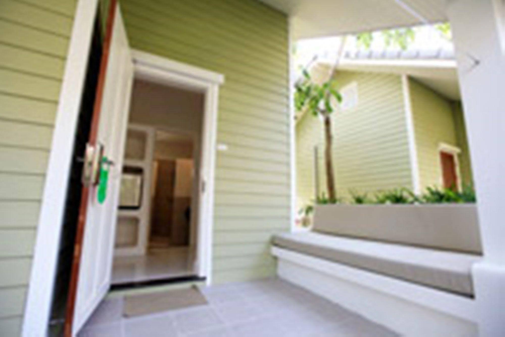 Bungalow Deluxe