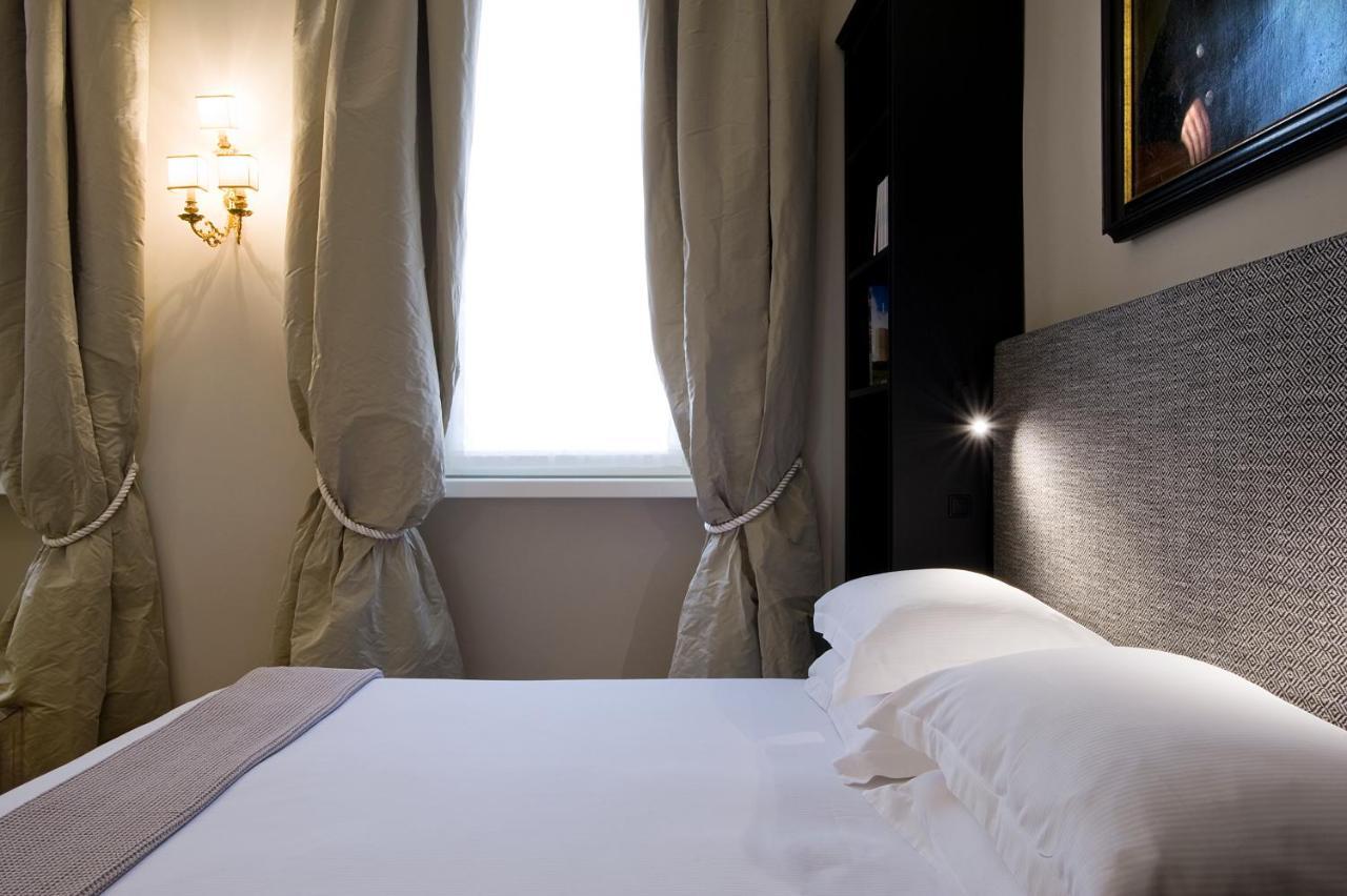 Deluxe Double or Twin Room,723911245:JPEG