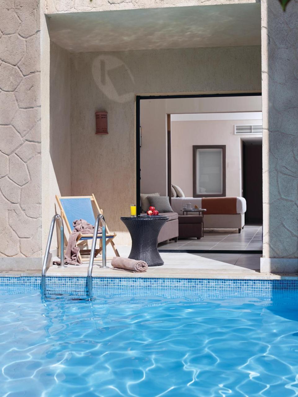 Camera Familiare Swim-Up