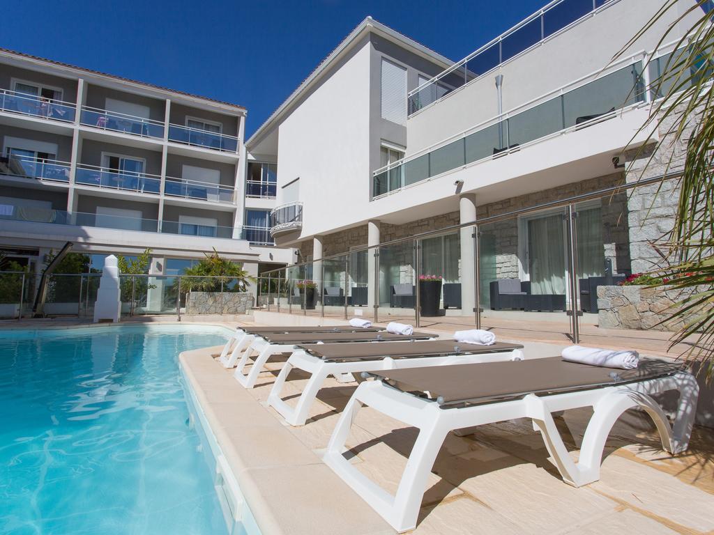X Small - Double Room with Courtyard View - First price Budget