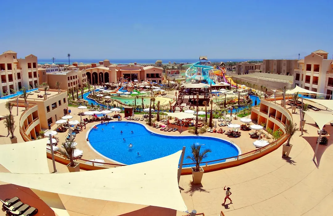 Coral Sea Aqua Club Resort-1