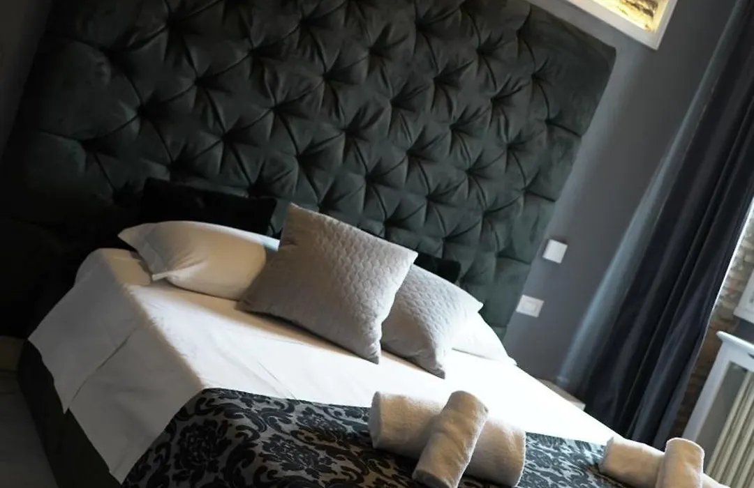 Rhome Luxury Suite-1
