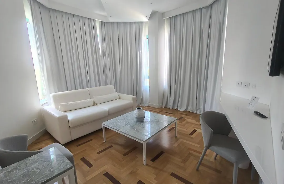 Hotel Excelsior-1