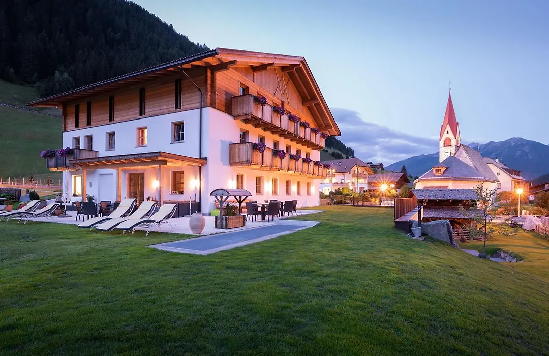 Hotel Alpenfrieden-1