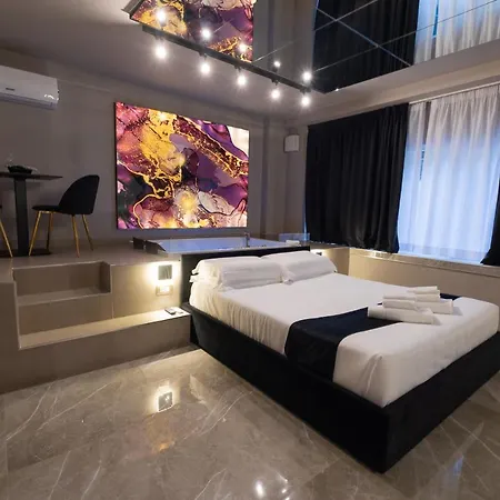 Maximum Exclusive Suite & Spa-3