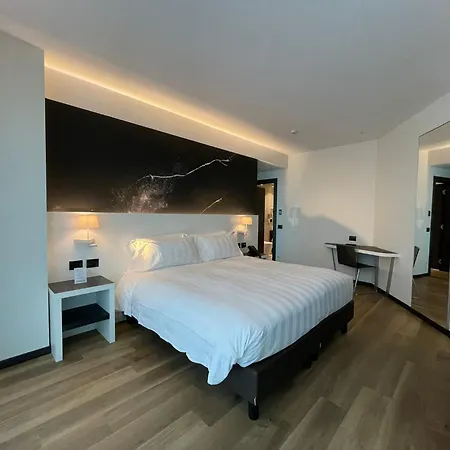 Life Hotel-3