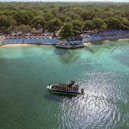 Bora Bora Beach Club Cartagena-3