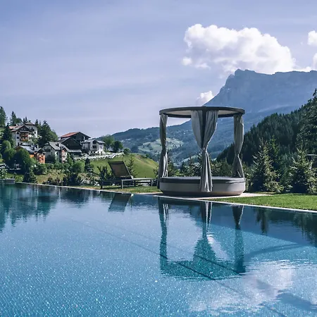 Hotel Cristallo - Wellness Mountain Living-3