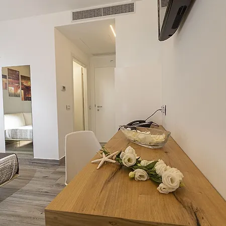 Sundeck Hotel-3
