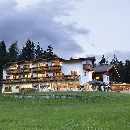 Familienhotel Moos-Alm-2
