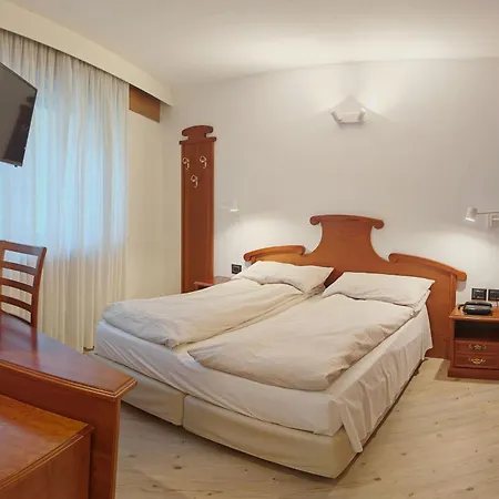 Hotel Moena-3