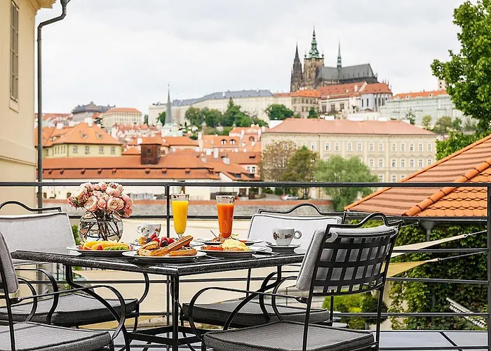 Hotel con piscina: Four Seasons Hotel Prague