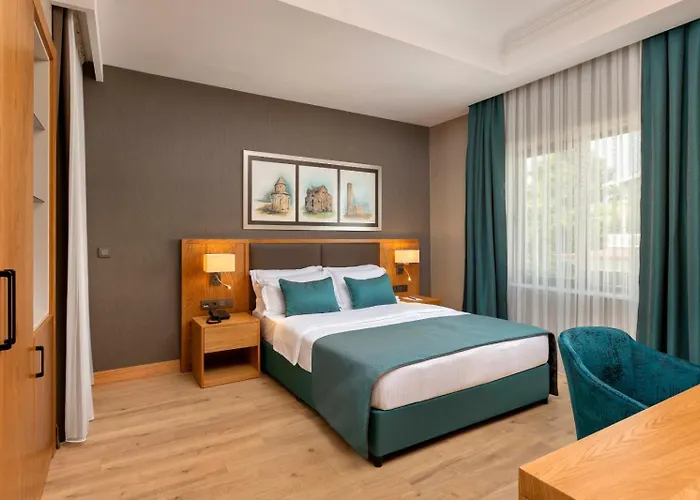 Pukka Hotel