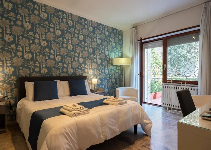 Hotel con tennis: Room 66