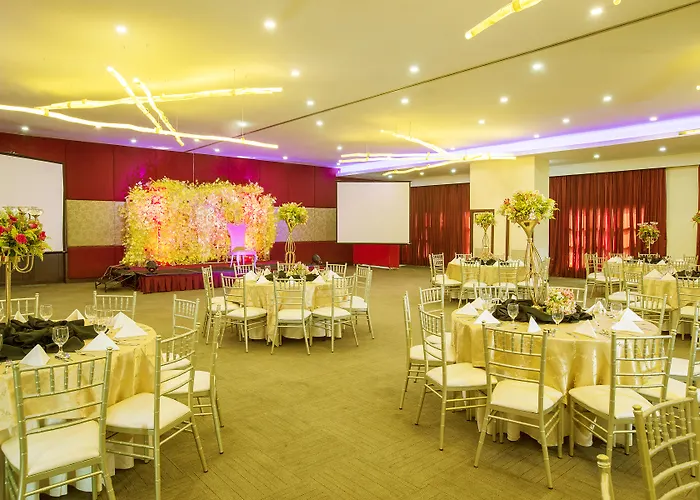 Golden Prince Hotel & Suites