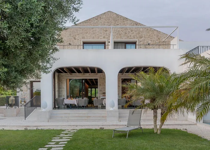  Borgo Giallonardo Wine Relais