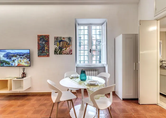 Appartamento : Elegant Apartment Behind The Colosseum