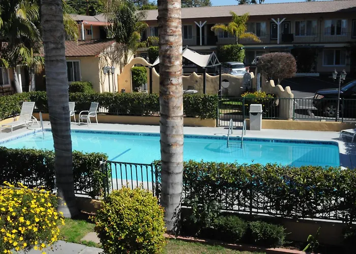 Oasis Inn And Suites