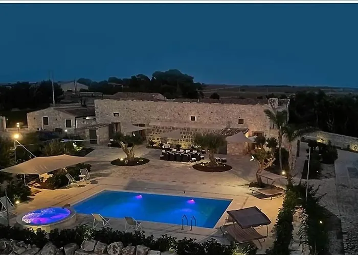 La villa: Casale Arezzo - Luxury Villa With Pool&Jacuzzi - Marina di Ragusa