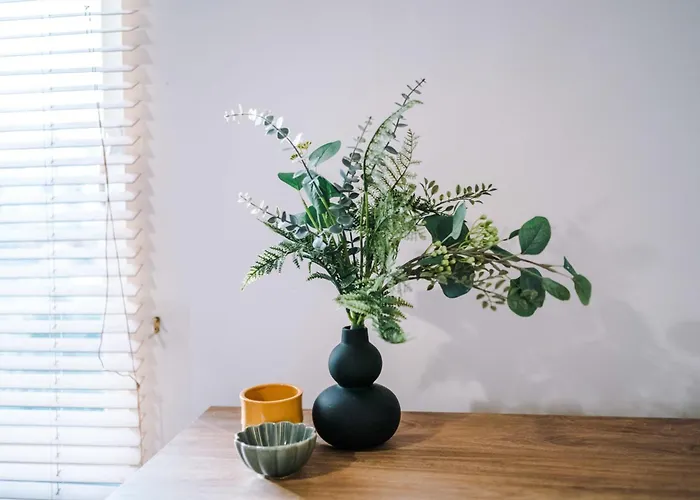 Rest&Recharge At A Spacious Townhouse By The Etihad