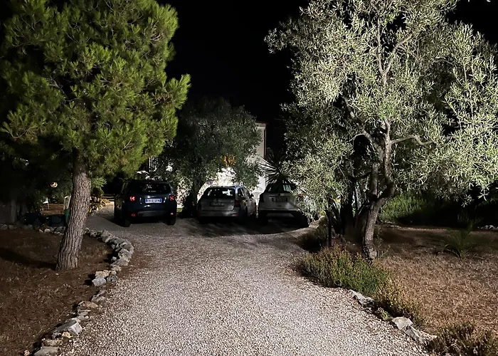 B&B Villa Mediterranea With Private Parking