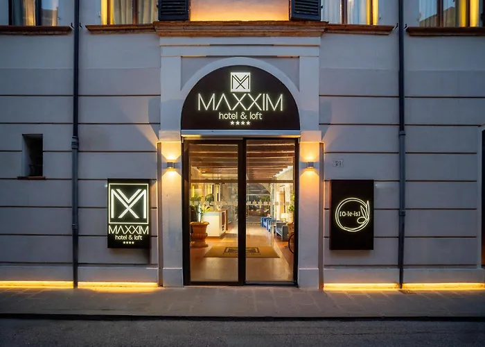 Maxxim Hotel & Loft