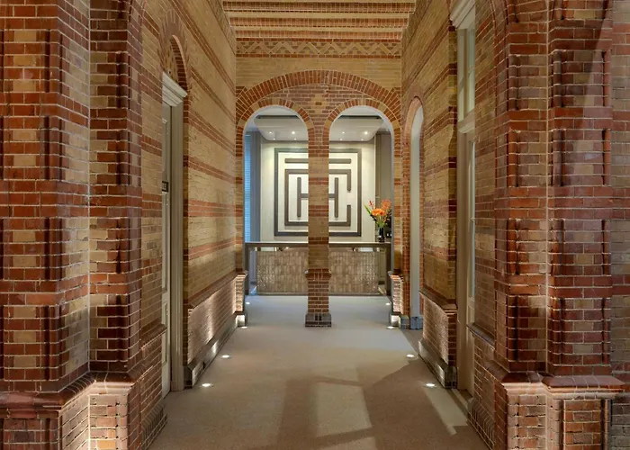  College Amsterdam, Autograph Collection