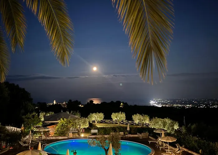 Hotel Con Piscina Le Cave