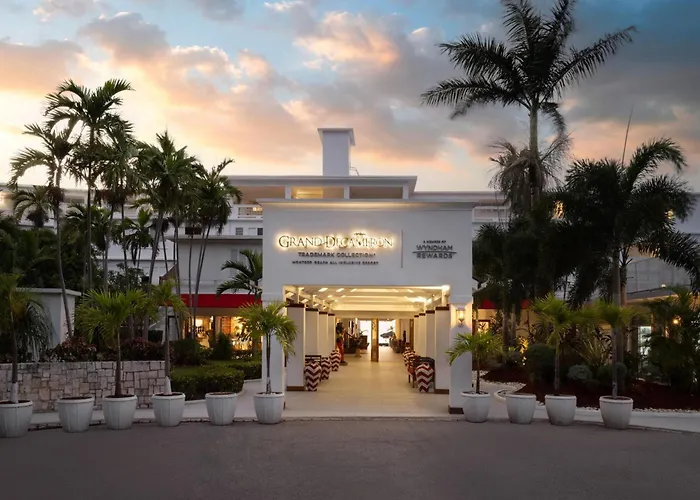 Grand Decameron Montego Beach, A Trademark All-Inclusive