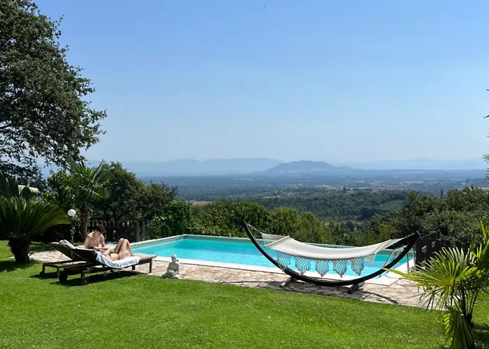 La villa: Infinity Pool Near Rome