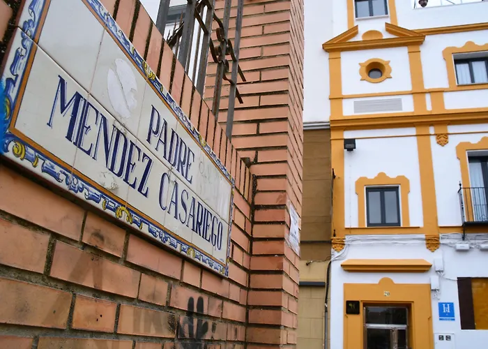 La villa: Hostal Sevilla Santa Justa - Adults Only