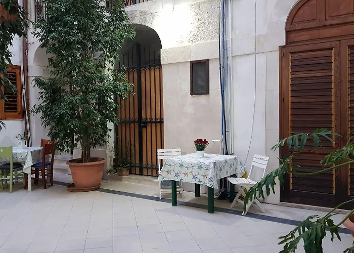 Self Catering: Artemide