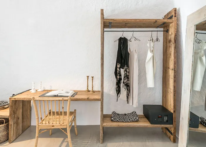 Cocoon Suites (Adults Only)
