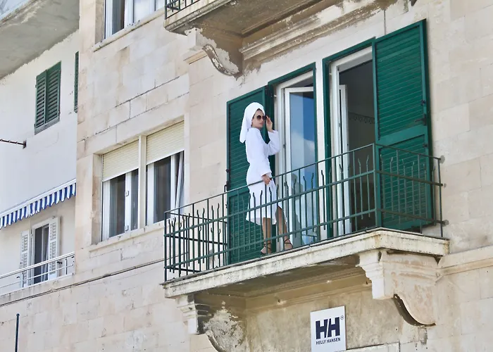 Galeria Valeria Seaside Downtown - Mag Quaint & Elegant Boutique Hotels