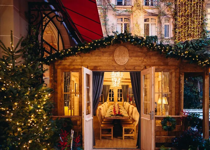 Hotel di lusso: Hôtel Plaza Athénée - Dorchester Collection